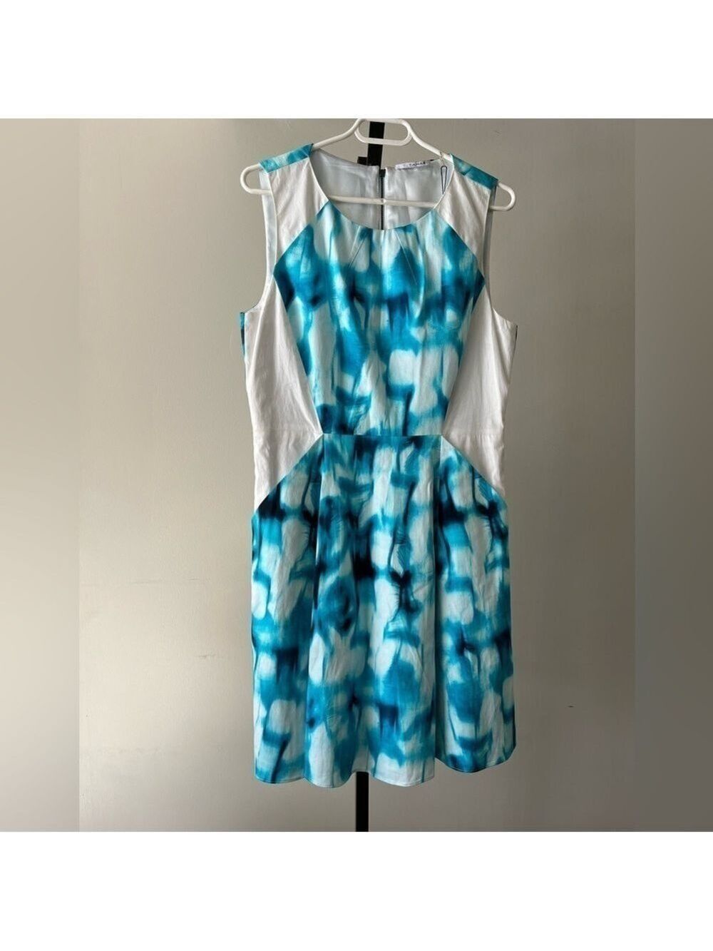 T. TAHARI Blue/White Sleeveless Dress, Size 10.